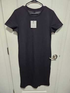 bebe mini dress Women's Lace Bell Sleeves Keyhole Style:With Bows Wrinkled Zara Black & White The surplice neckline adds